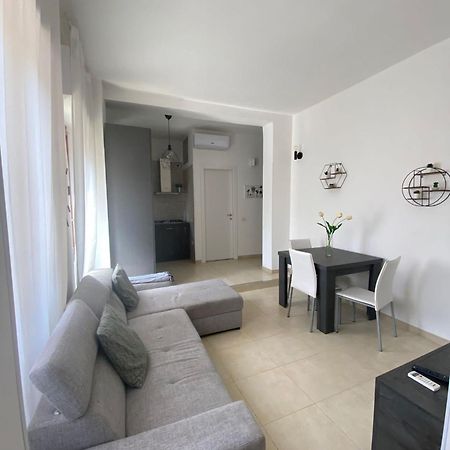 Civico 107 - Apartment With Private Parking Quartu SantʼElena Exterior foto
