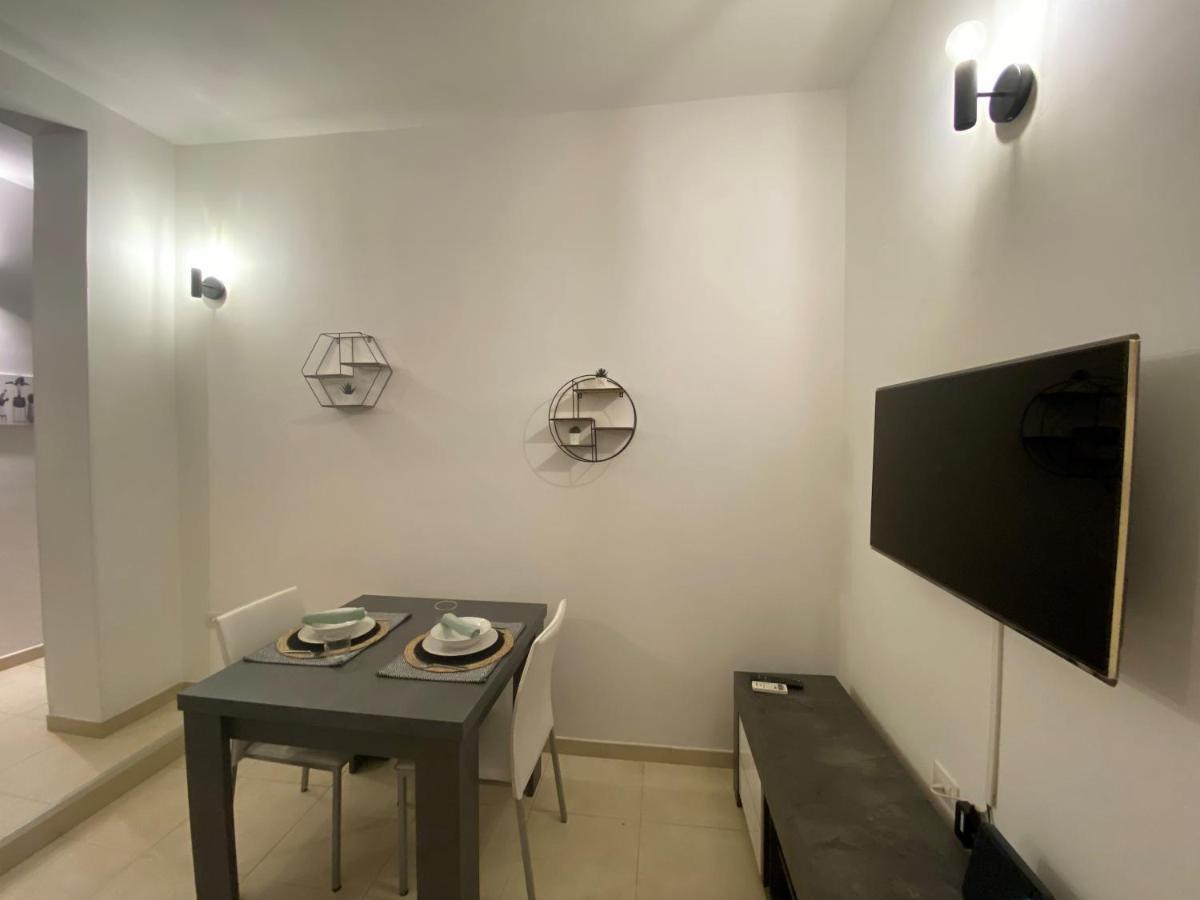 Civico 107 - Apartment With Private Parking Quartu SantʼElena Exterior foto